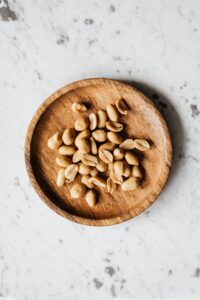 eat peanuts feed